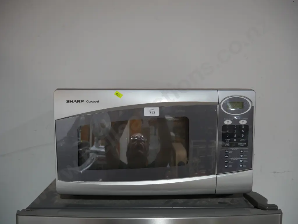 Sharp microwave Image 1++