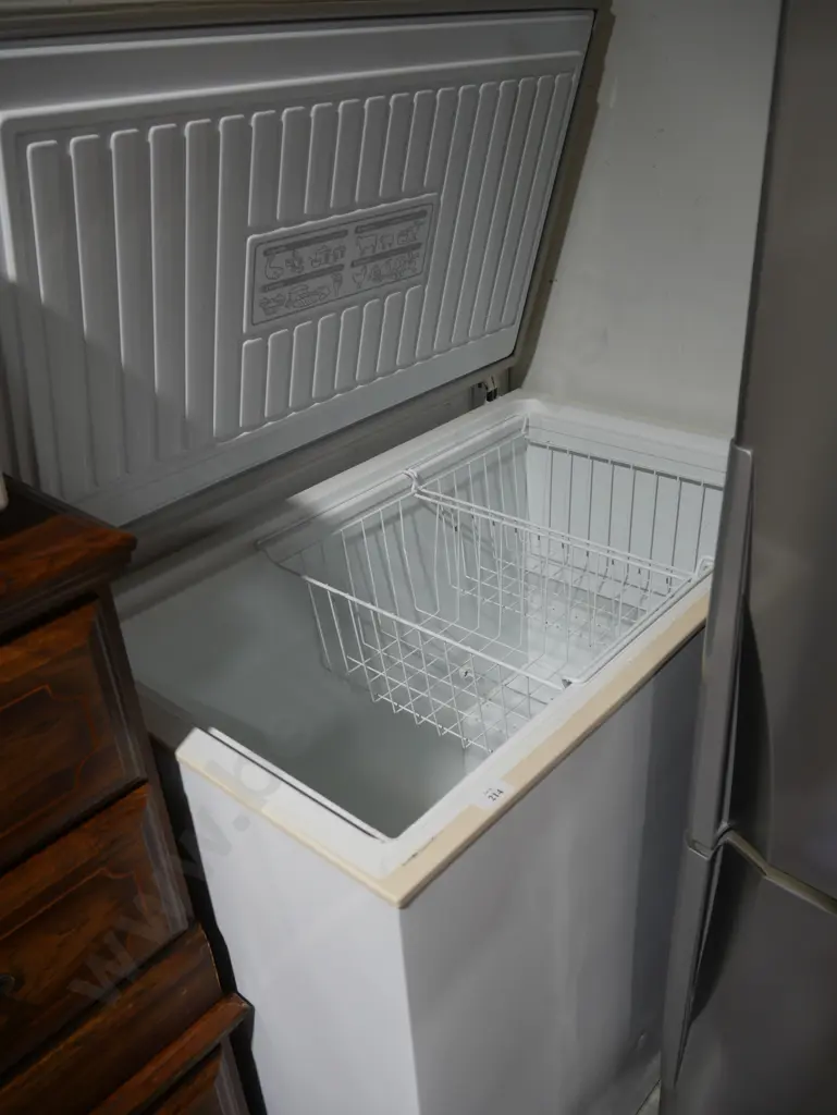 Westinghouse chest freezer Image 1++