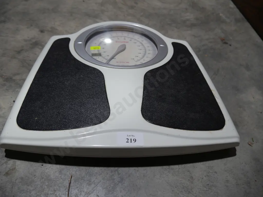 Bathroom scales Image 1++