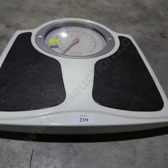 Bathroom scales