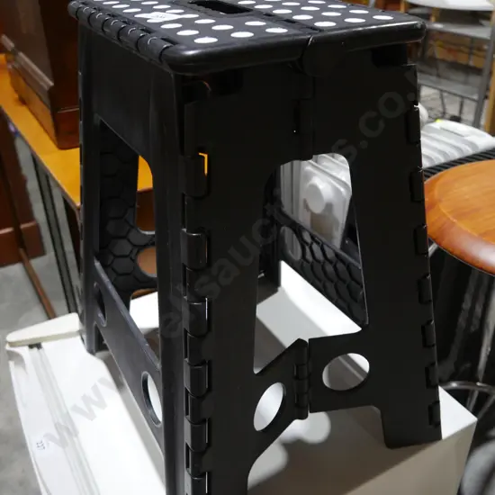 Folding stool