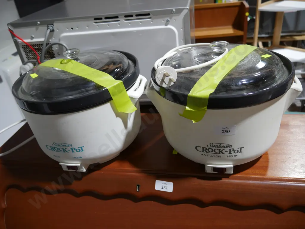 Two sunbeam crock pots Image 1++