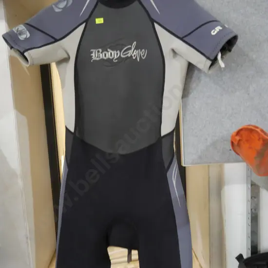 Youth size 14 body glove wetsuit