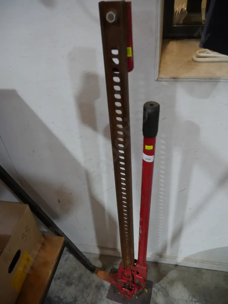 Floor jack Image 1++