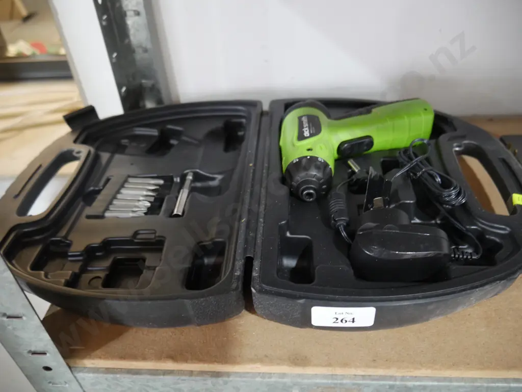 Battery powered screwdriver Image 1++