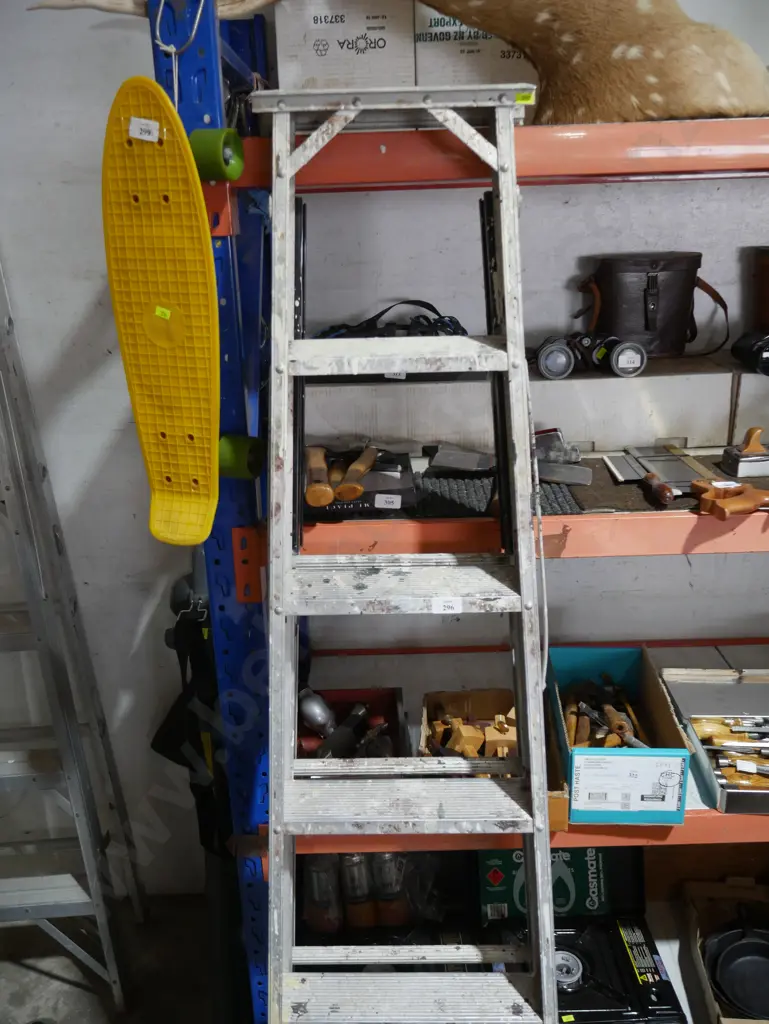 Aluminium extension ladder Image 1++