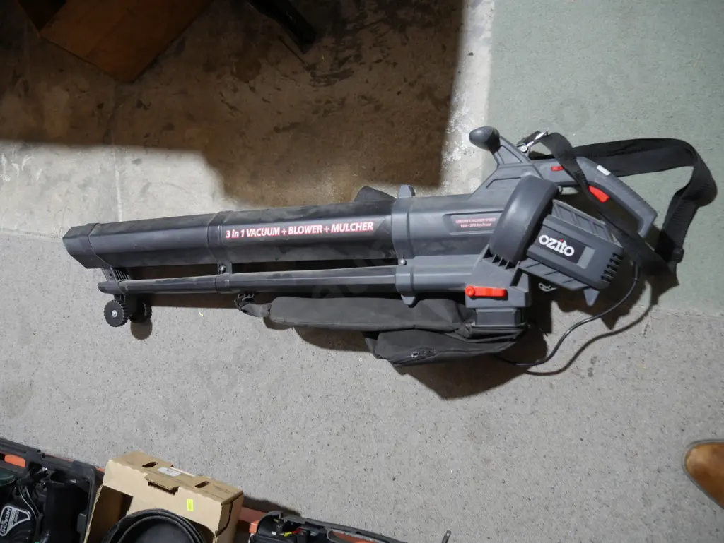Ozito blower vac Image 1++