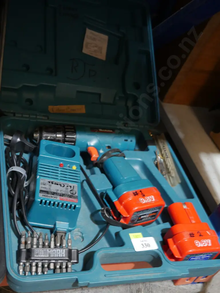 Makita drill set Image 1++