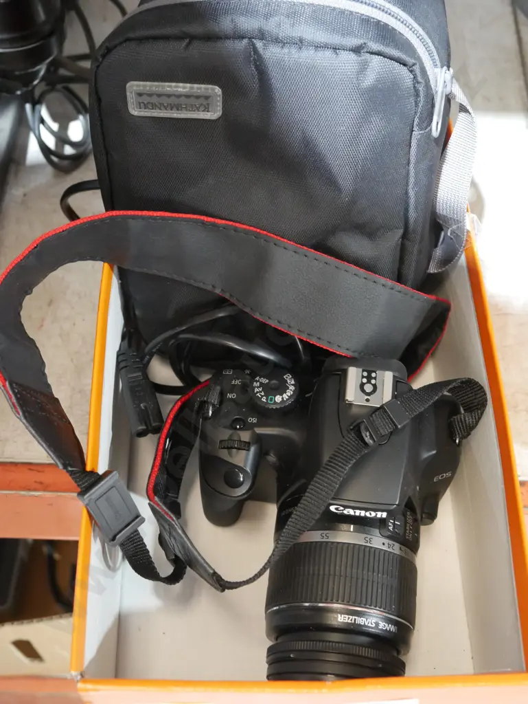 Canon camera and bag Image 1++