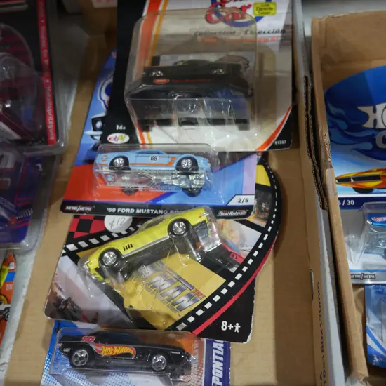 Assorted model cars