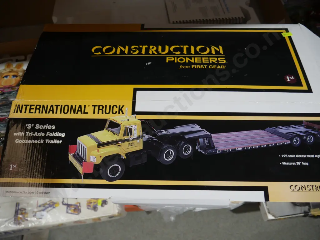 Model international truck Image 1++