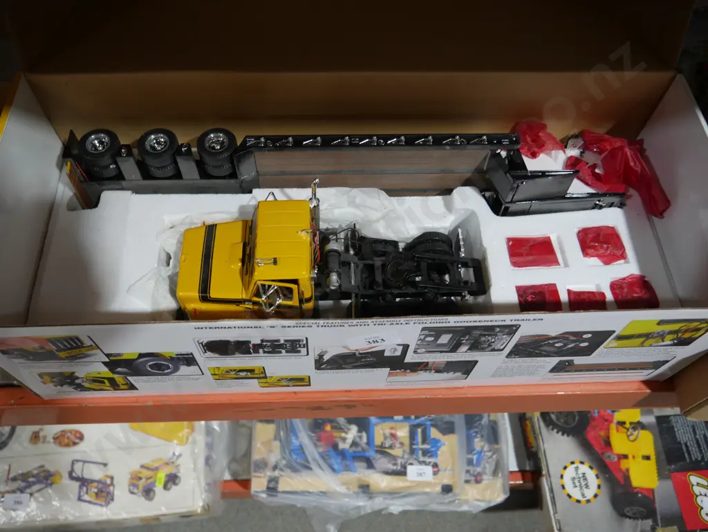 Model international truck Image 1++