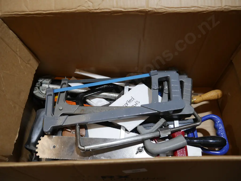 Assorted saws Image 1++