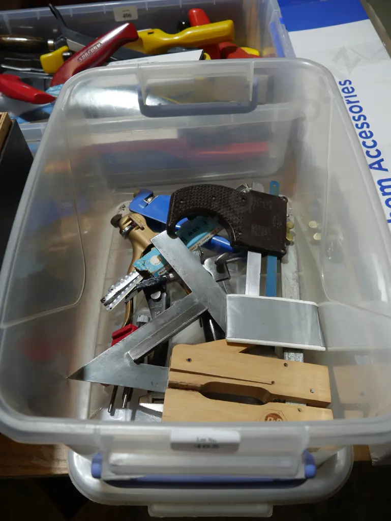 Assorted tools Image 1++