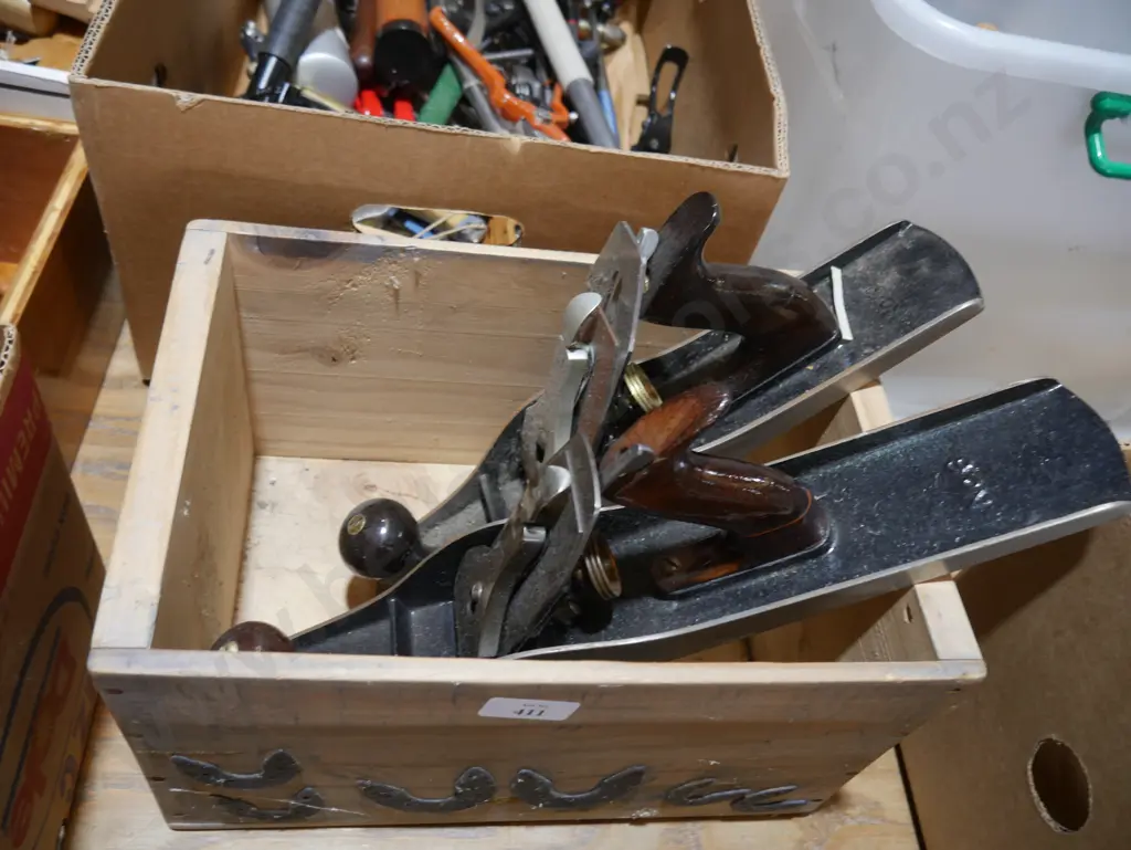 2 metal wood planes Image 1++