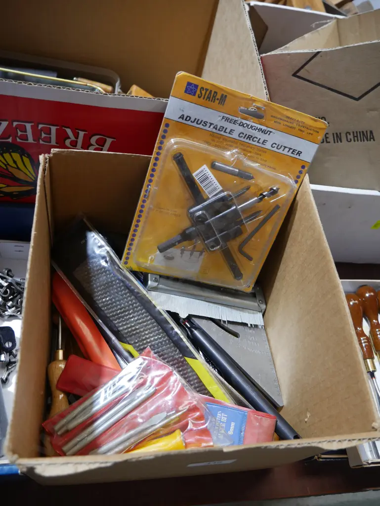 Assorted tools Image 1++