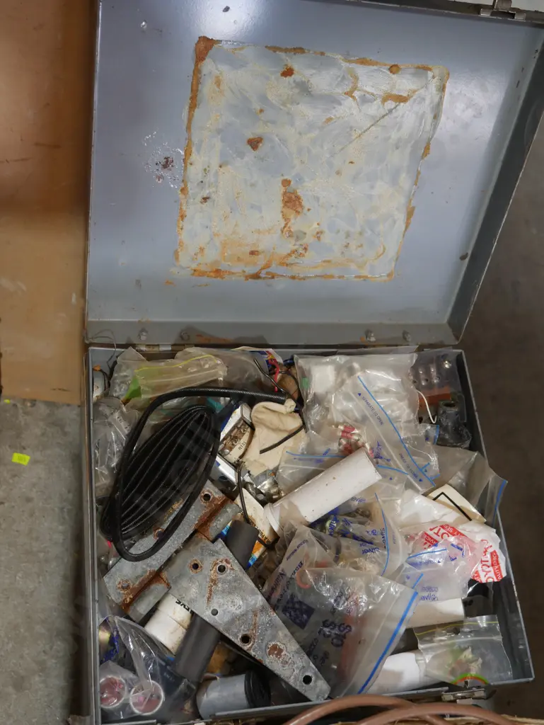 Garage sundries Image 1++