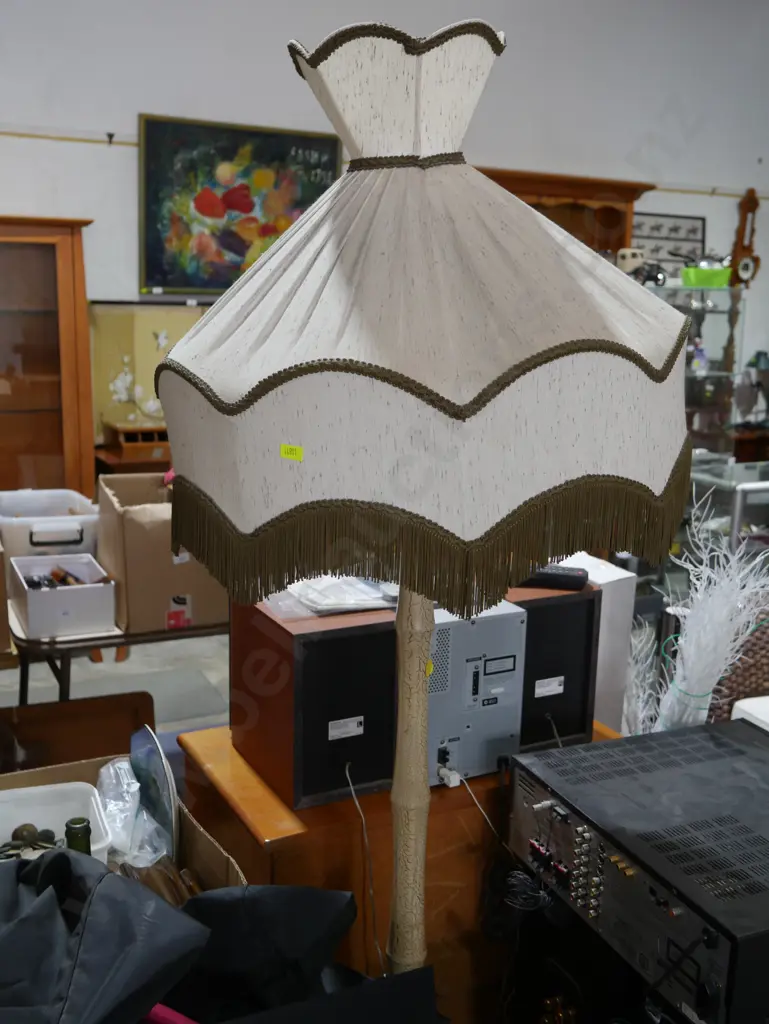 Standard lamp Image 1++