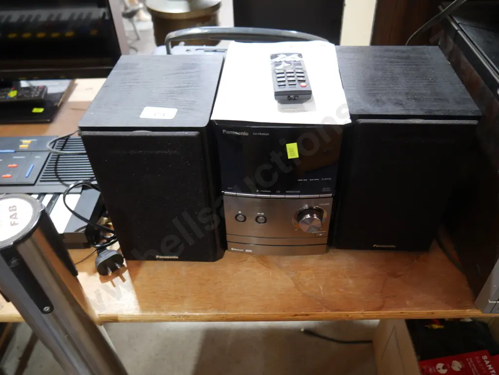 Panasonic CD stereo system Image 1++