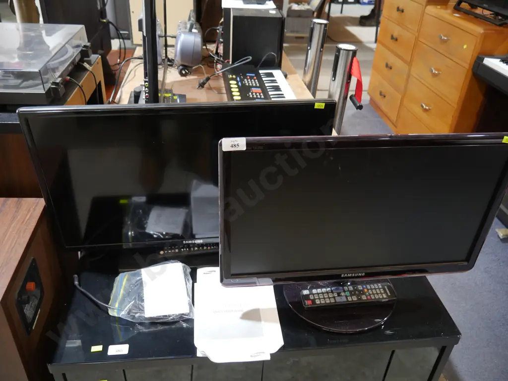 Samsung 23 inch and 26 inch TVs Image 1++