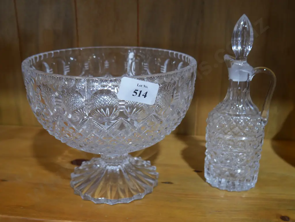 Crystal footed bowl and decanter Image 1++