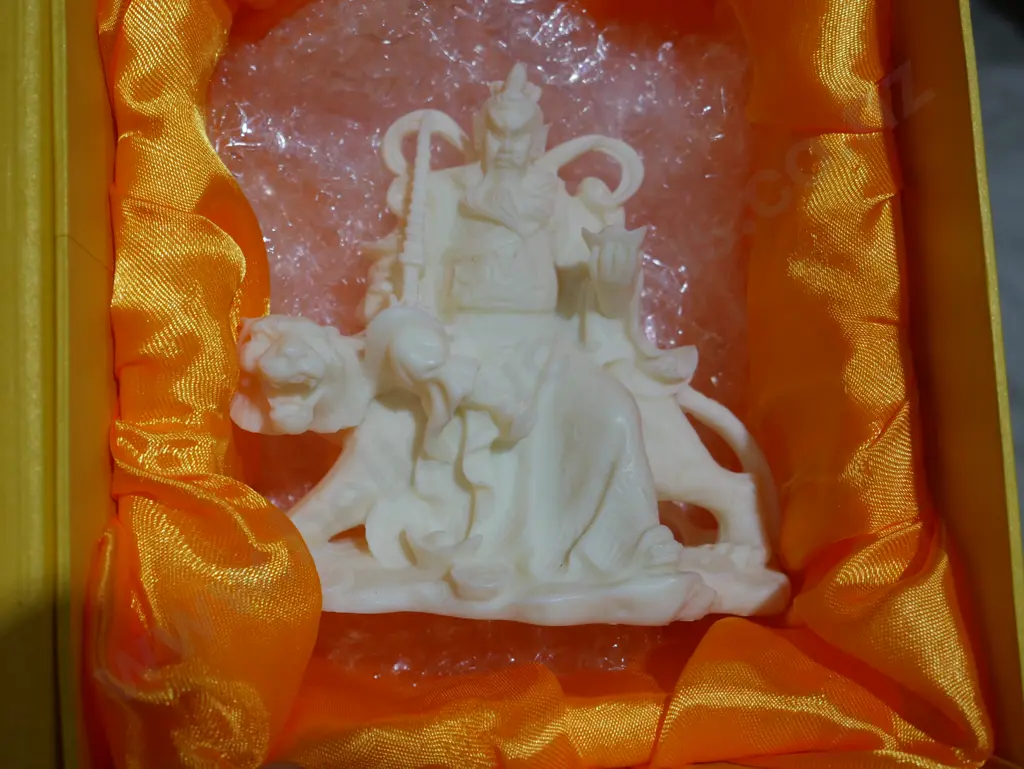 Chinese god of wealth ornament Image 1++