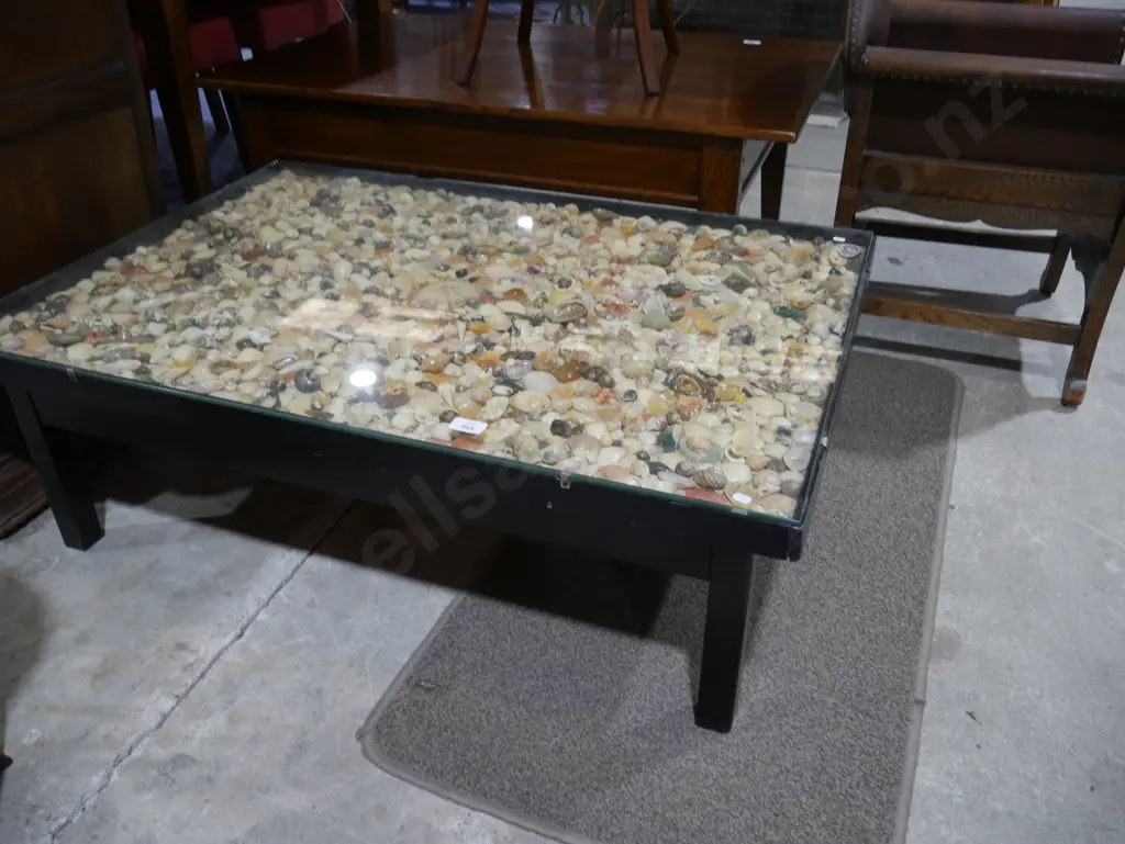 Seashell coffee table Image 1++