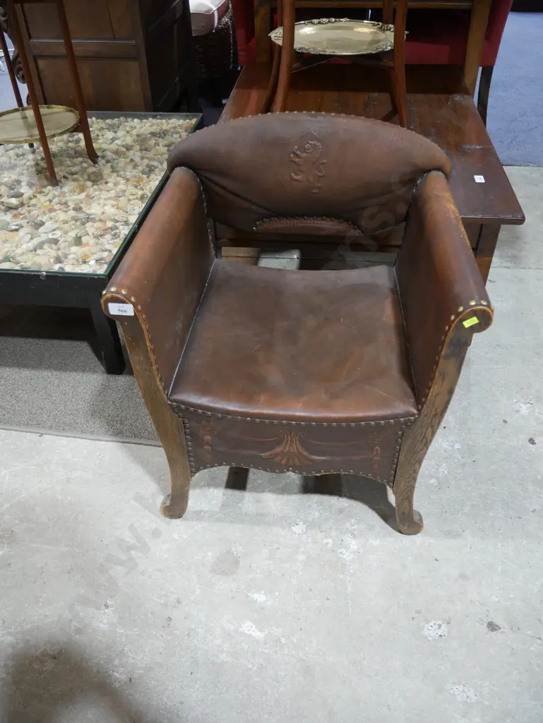 Oak and leather armchair Image 1++