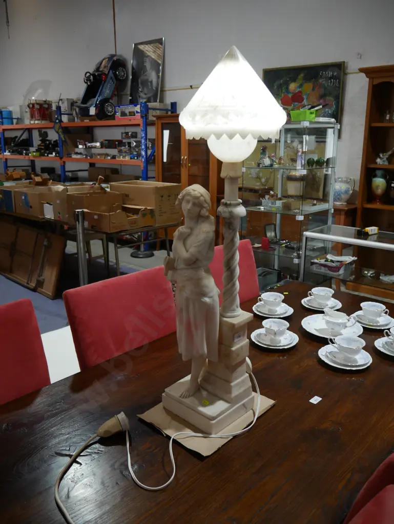 Alabaster lamp Image 1++