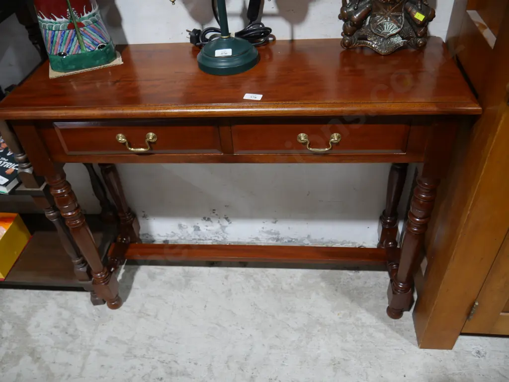 Hallway table Image 1++