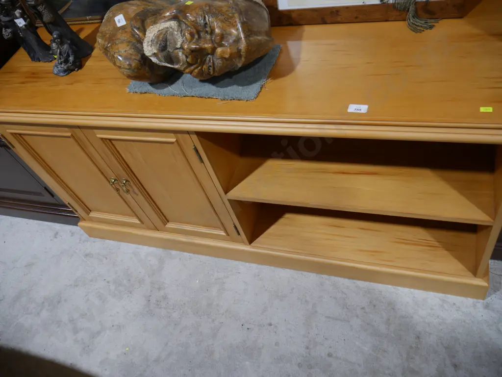 Rimu sideboard Image 1++