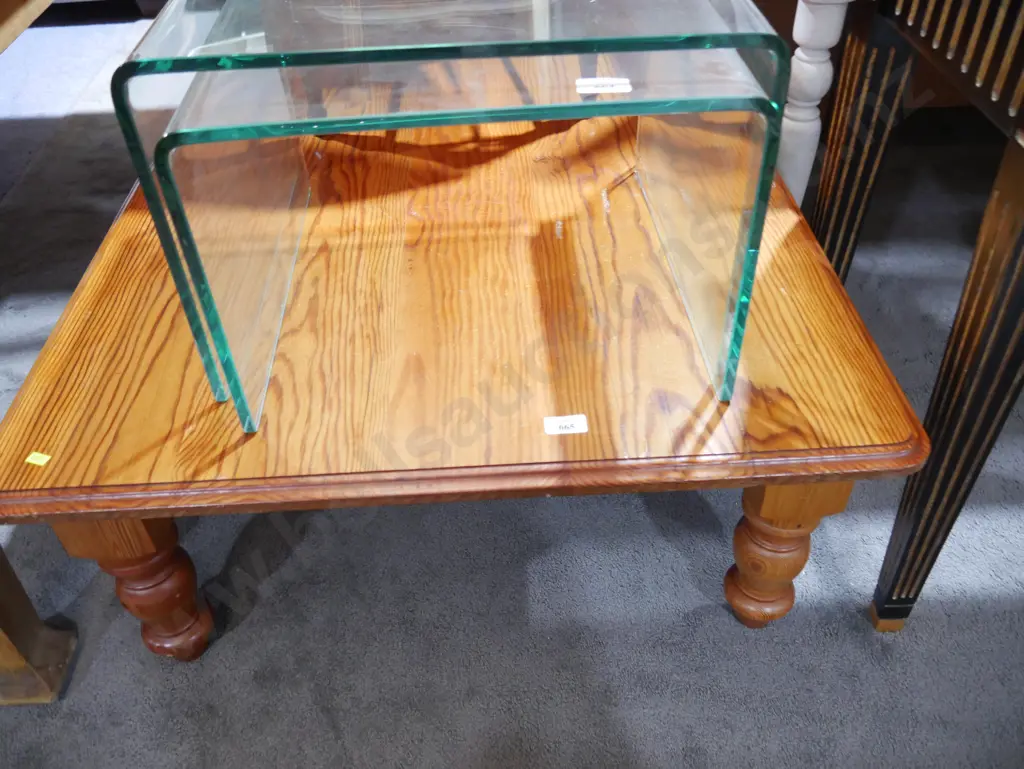 Pine coffee table Image 1++