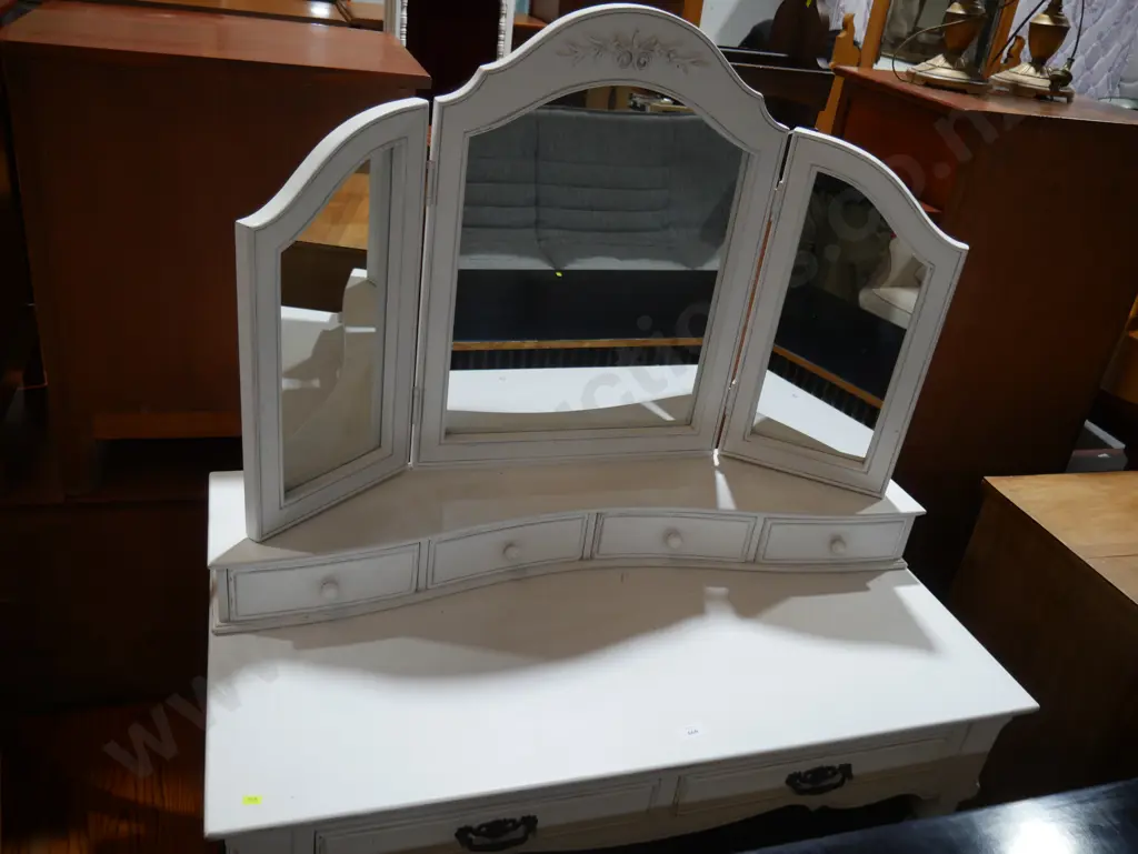 Dressing table Image 1++