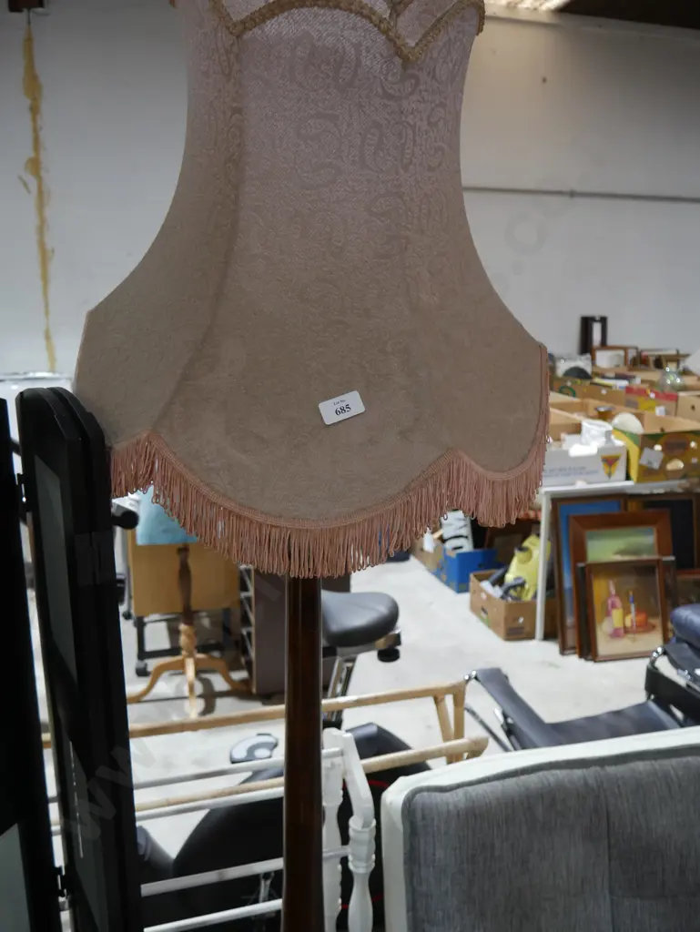 Standard lamp Image 1++