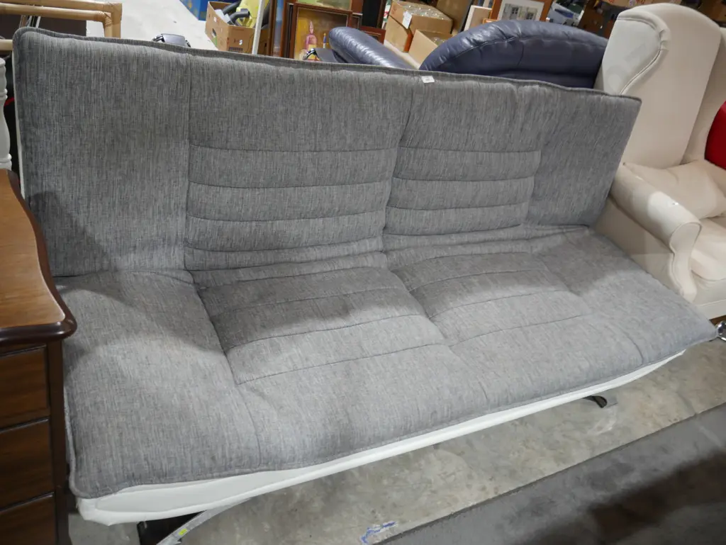 Divan couch Image 1++