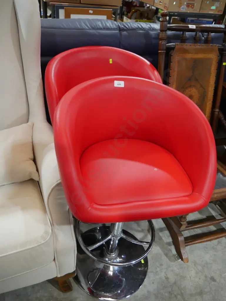 Pair bar stools Image 1++