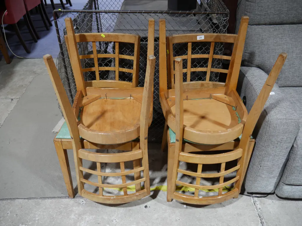 Four dining chairs Image 1++