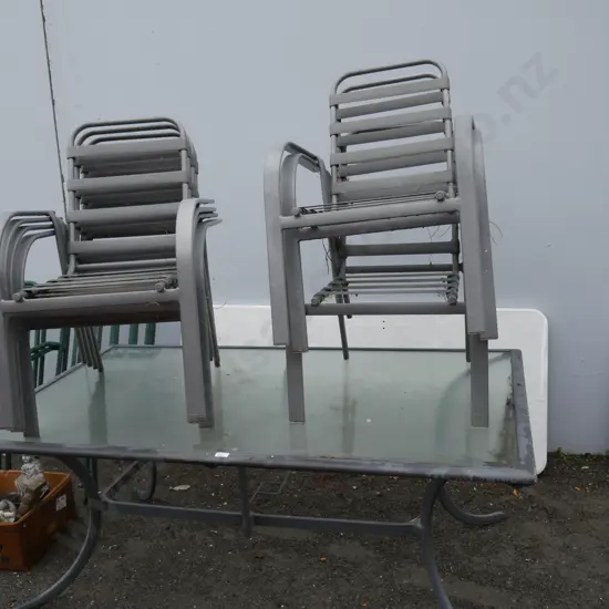 Outdoor table and 6 chairs