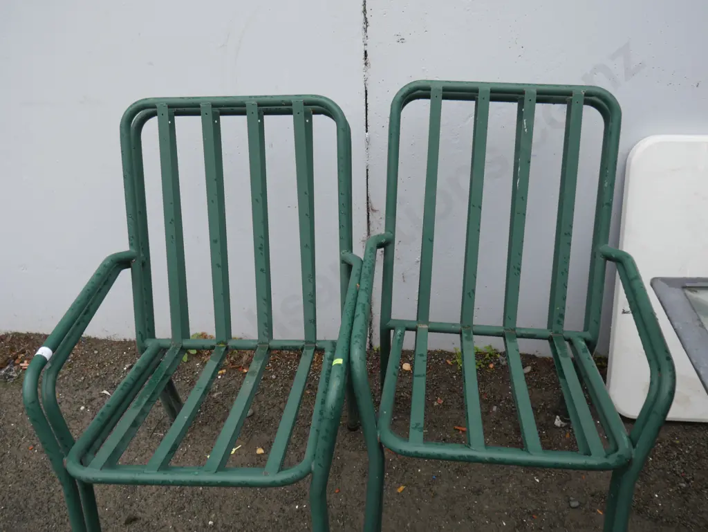 4 green chairs Image 1++