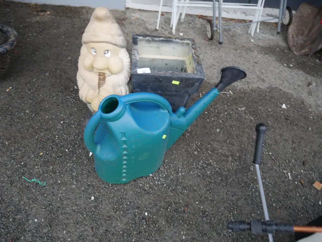 Garden ornament, pot etc Image 1++