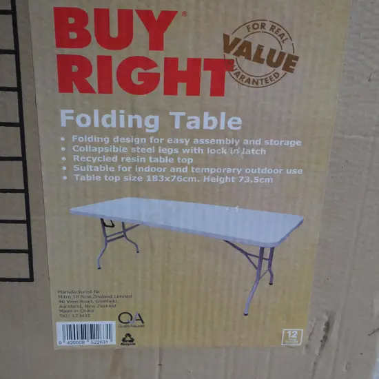 Folding table