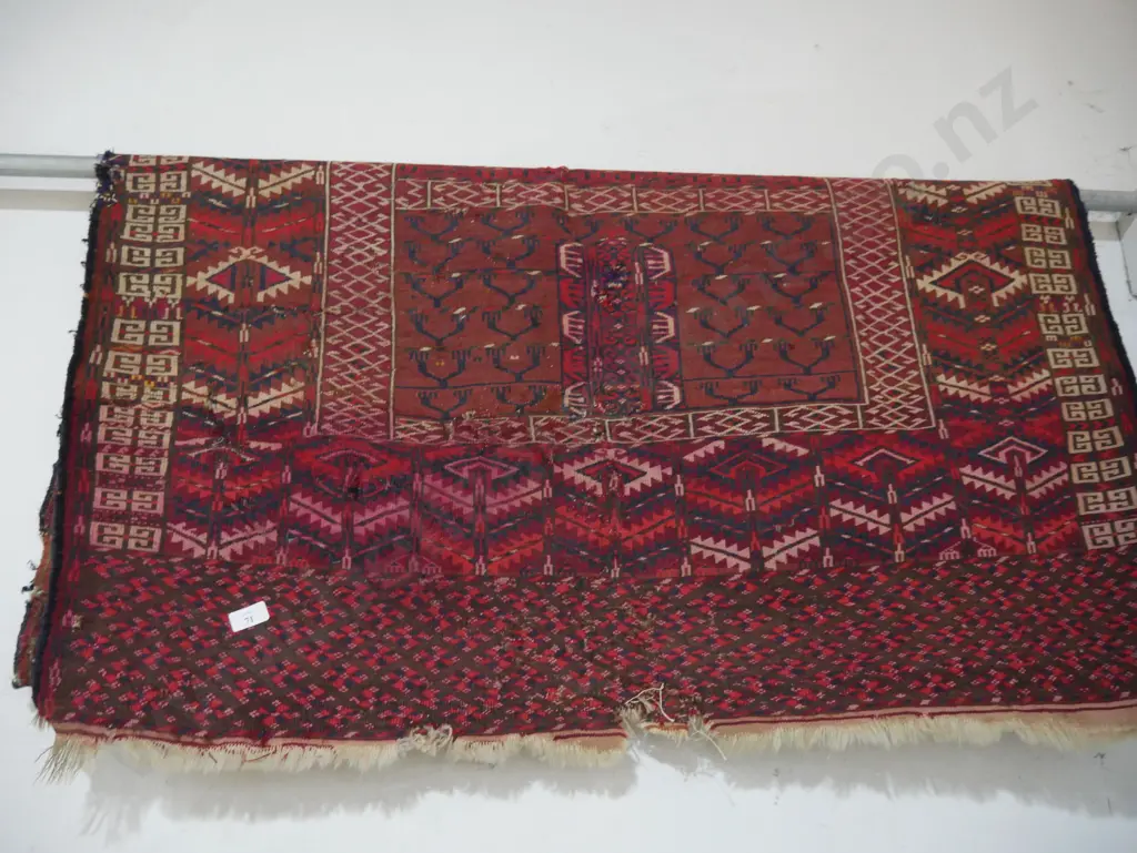 Hand knotted floor rug Image 1++