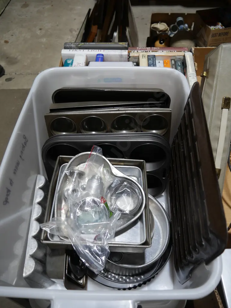 Assorted bake ware Image 1++