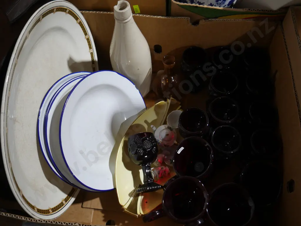 Red glassware etc Image 1++