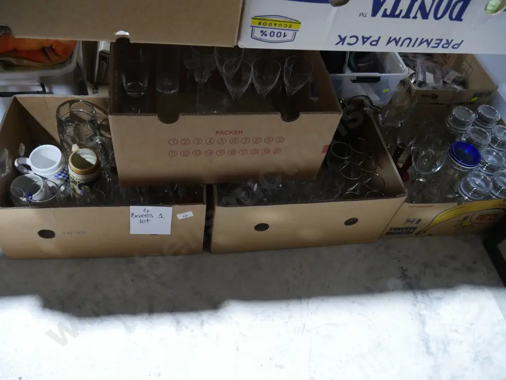 4 boxes glassware etc Image 1++
