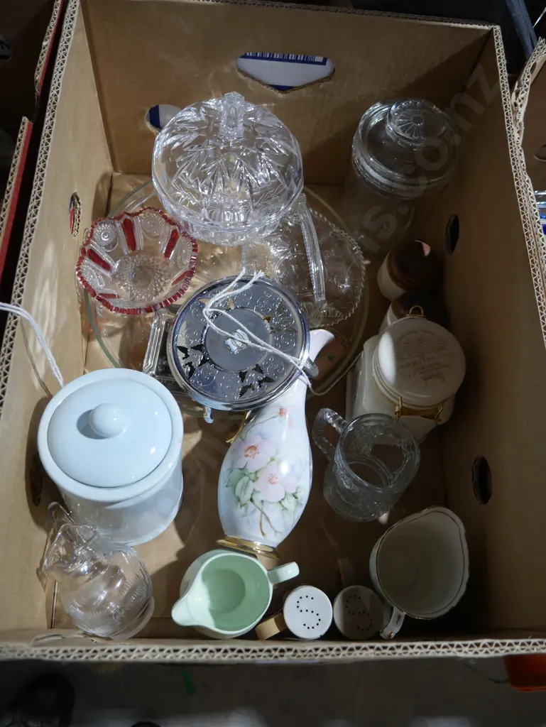 Glassware, lidded jars etc Image 1++