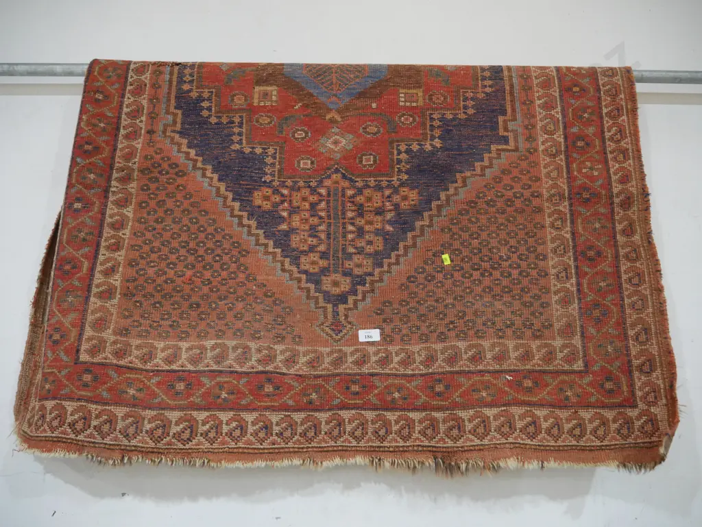 Hand knotted floor rug Image 1++