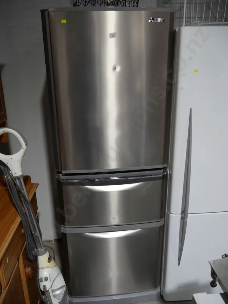 Mitsubishi electric stainless steel fridge freezer Image 1++