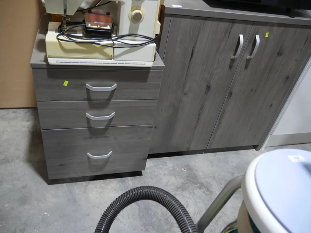 Office cabinet and drawers Image 1++