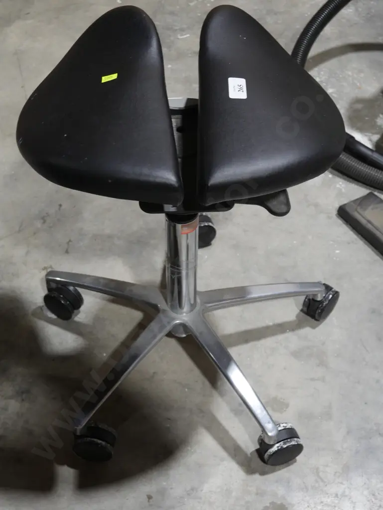 Swivel stool Image 1++